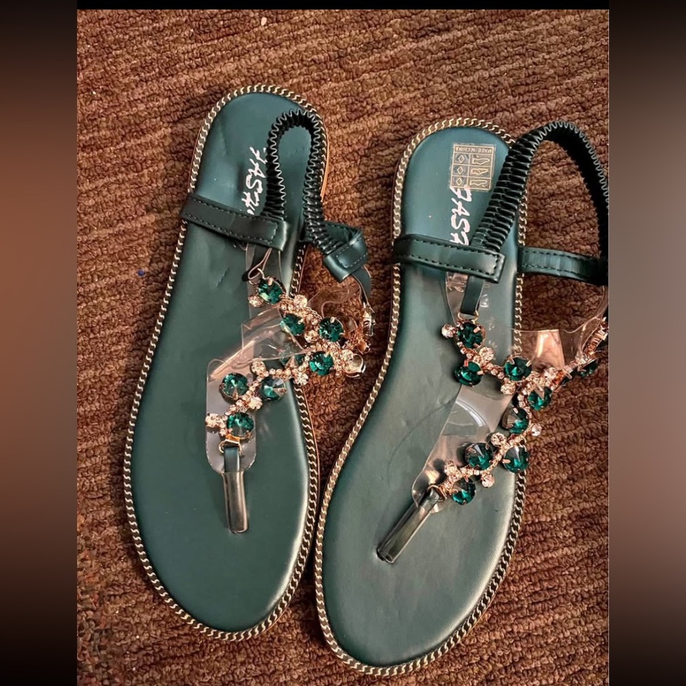 NWOT Green Bling Sandals